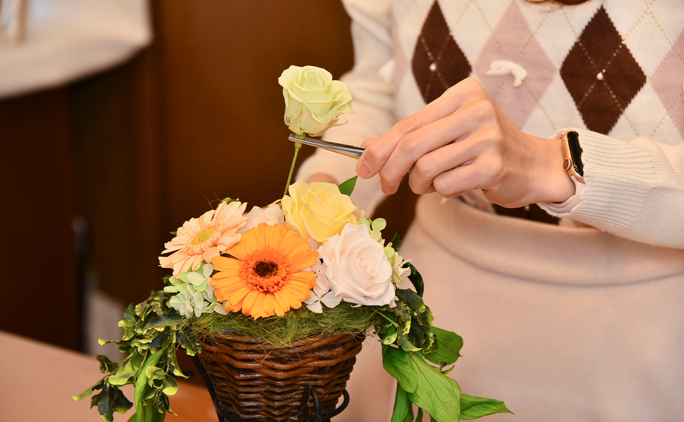 ロココ調フラワーアレンジメント キャスケードブーケ TOMOKO様