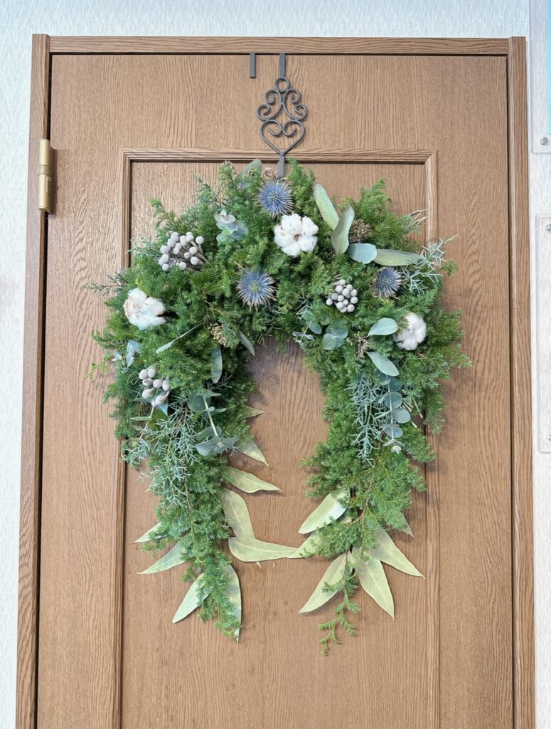 クリスマスリース2024 馬蹄型 幸せを呼ぶ 馬蹄リース ( ダーク ) No.87